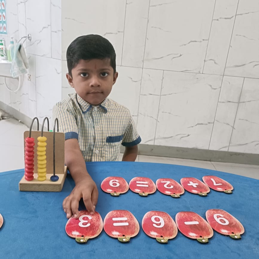 Learning math at Playschool, Mahsamund, Honeydew School